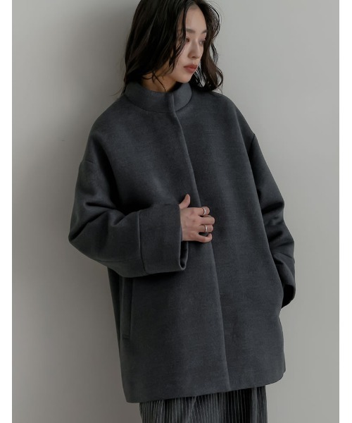 Re:EDIT（リエディ）の「[2025 WINTER COLLECTION][2点セット]フェイクウールスタンドカラーストール付きミドルコート（ポンチョ・レディース・ブラック/グレイッシュベージュ/チャコールグレー・MEDIUM/LARGE）」の22枚目の写真