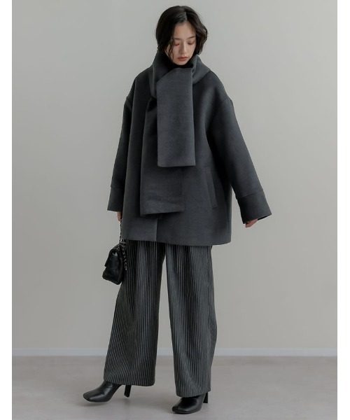 Re:EDIT（リエディ）の「[2025 WINTER COLLECTION][2点セット]フェイクウールスタンドカラーストール付きミドルコート（ポンチョ・レディース・ブラック/グレイッシュベージュ/チャコールグレー・MEDIUM/LARGE）」の16枚目の写真