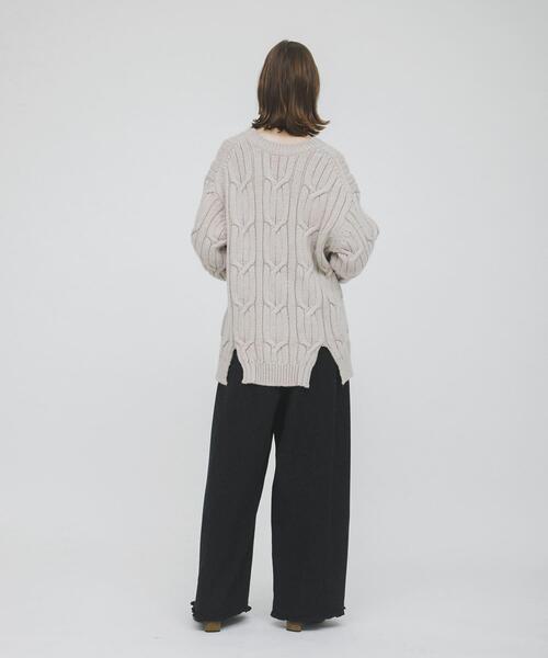 LAATO（ラート）の「big cable knit（ニット/セーター・レディース・ブラック/ブラウン/ライトグレー・FREE）」の10枚目の写真