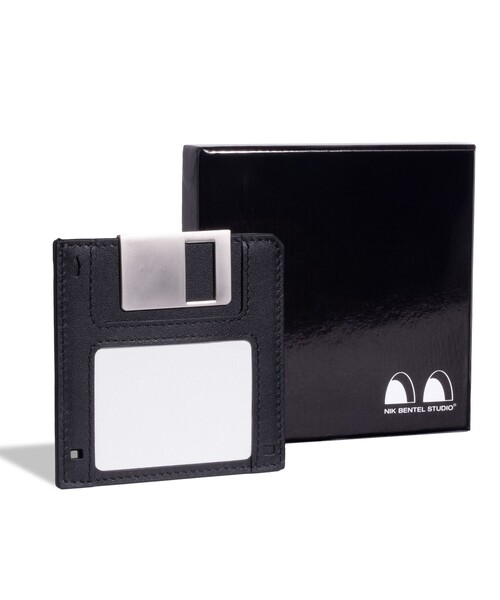 bpr BEAMS（ビーピーアール ビームス ）の「Nik BENTAL / Floppy Disk Wallet（財布・レディース・ベージュ/ブラック・ONE SIZE）」の18枚目の写真