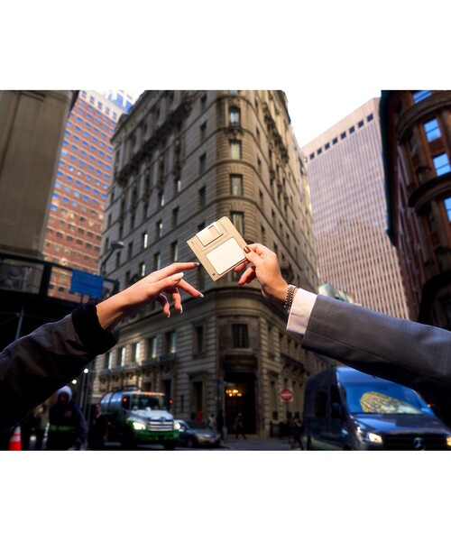 bpr BEAMS（ビーピーアール ビームス ）の「Nik BENTAL / Floppy Disk Wallet（財布・レディース・ベージュ/ブラック・ONE SIZE）」の10枚目の写真