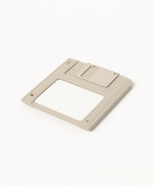 bpr BEAMS（ビーピーアール ビームス ）の「Nik BENTAL / Floppy Disk Wallet（財布・レディース・ベージュ/ブラック・ONE SIZE）」の8枚目の写真