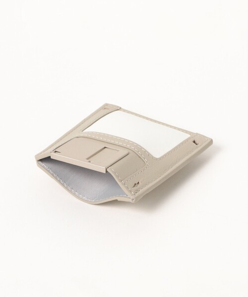 bpr BEAMS（ビーピーアール ビームス ）の「Nik BENTAL / Floppy Disk Wallet（財布・レディース・ベージュ/ブラック・ONE SIZE）」の9枚目の写真