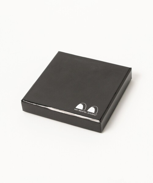 bpr BEAMS（ビーピーアール ビームス ）の「Nik BENTAL / Floppy Disk Wallet（財布・レディース・ベージュ/ブラック・ONE SIZE）」の3枚目の写真