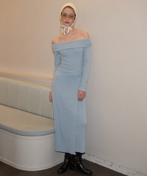 SALON DE YOHN(サロンドヨーン)の「Off Shoulder Long Wrap Dress_ Blue(ワンピース・レディース・その他・MEDIUM/SMALL)」の1枚目の写真