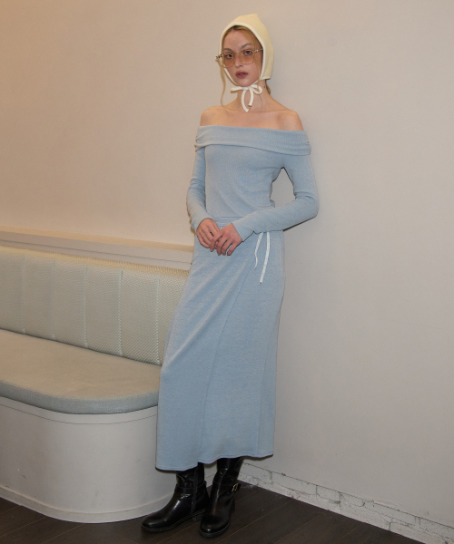 SALON DE YOHN(サロンドヨーン)の「Off Shoulder Long Wrap Dress_ Blue(ワンピース・レディース・その他・MEDIUM/SMALL)」の3枚目の写真