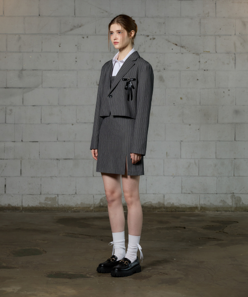 ARI(アリ)の「MEOW CROP BLAZER / GRAY(テーラードジャケット・レディース・グレー・FREE)」の3枚目の写真
