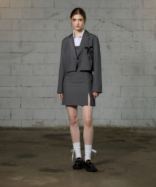 ARI(アリ)の「MEOW CROP BLAZER / GRAY(テーラードジャケット・レディース・グレー・FREE)」の5枚目の写真
