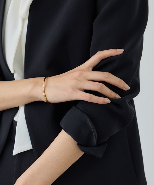 ROPE'（ロペ）の「トリアセダブルクロス Ｖネックジャケット/セットアップ対応・イージーケア・26SS（ノーカラージャケット・レディース・ベージュ/ネイビー・36/38/40）」の8枚目の写真