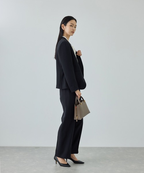 ROPE'（ロペ）の「トリアセダブルクロス Ｖネックジャケット/セットアップ対応・イージーケア・26SS（ノーカラージャケット・レディース・ベージュ/ネイビー・36/38/40）」の9枚目の写真