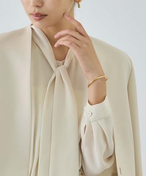 ROPE'（ロペ）の「トリアセダブルクロス Ｖネックジャケット/セットアップ対応・イージーケア・26SS（ノーカラージャケット・レディース・ベージュ/ネイビー・36/38/40）」の11枚目の写真