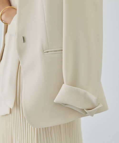 ROPE'（ロペ）の「トリアセダブルクロス Ｖネックジャケット/セットアップ対応・イージーケア・26SS（ノーカラージャケット・レディース・ベージュ/ネイビー・36/38/40）」の12枚目の写真