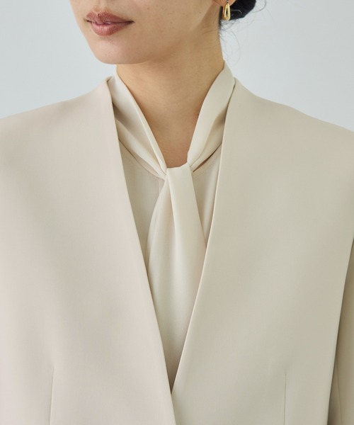 ROPE'（ロペ）の「トリアセダブルクロス Ｖネックジャケット/セットアップ対応・イージーケア・26SS（ノーカラージャケット・レディース・ベージュ/ネイビー・36/38/40）」の18枚目の写真
