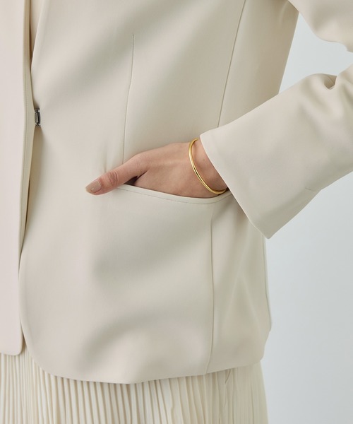 ROPE'（ロペ）の「トリアセダブルクロス Ｖネックジャケット/セットアップ対応・イージーケア・26SS（ノーカラージャケット・レディース・ベージュ/ネイビー・36/38/40）」の20枚目の写真