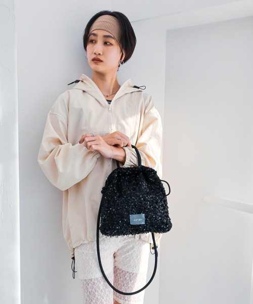 COLDE (コルデ)の「スパンコール2way巾着トートバッグ【詳細動画あり】(トートバッグ・レディース・シルバー/ブラック・FREE)」の13枚目の写真