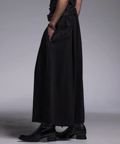 ROYAL FLASH（ロイヤルフラッシュ）の「Kiryuyrik/キリュウキリュウ/Sharring Wide Tuck Slacks / シャーリング ワイドタックスラックス（スラックス・メンズ・ブラック・LARGE/SMALL/MEDIUM）」の4枚目の写真