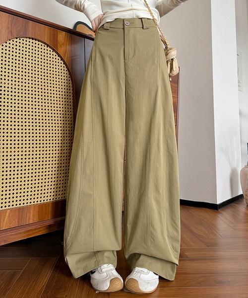 DAY CLOSET(デイ クローゼット)の「【大きいサイズ有/バックゴム有】きれいめタックインカーブシルエットワイドパンツ レディース(その他パンツ・レディース・ベージュ系その他/ホワイト/ネイビー・S/XL/M/L)」の5枚目の写真