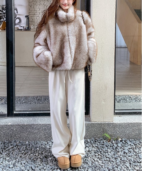 gossip!ロサンゼルス(ゴシップロサンゼルス)の「Y2K ボリュームデザイン中綿ファーコート(テーラードジャケット・レディース・ベージュ・M)」の10枚目の写真