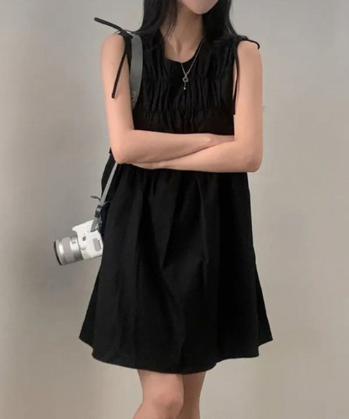 lulufa(ルルファ)の「リボン付き ギャザーデザイン Aラインワンピース(ワンピース・レディース・ブラック/ホワイト・LARGE/MEDIUM)」の4枚目の写真