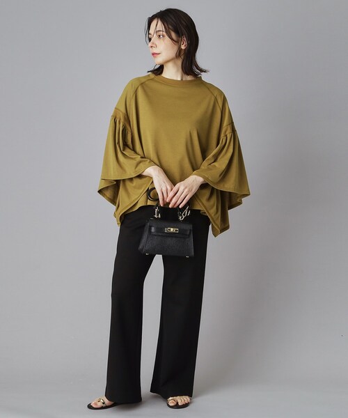 AULENTTI（オウレンティ）の「AULENTTI（オウレンティ）金具ベルト付きバッグ（ショルダーバッグ・レディース・ブラック/ベージュ・00）」の4枚目の写真