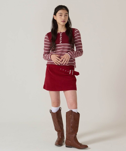 TINA:JOJUN(ティーナジョジュン)の「太ベルト付き コーデュロイ ミニスカート TINA:JOJUN(スカート・レディース・レッド/ネイビー・M/S)」の3枚目の写真