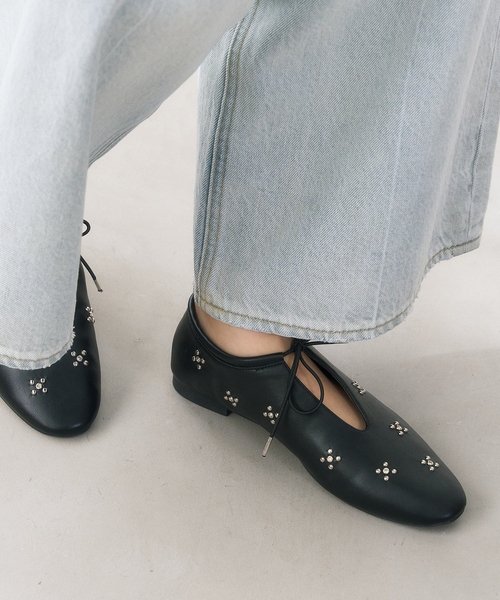 LE TALON(ルタロン)の「ディープカットスタッズフラットシューズ(バレエシューズ・レディース・ブラック系その他/ベージュ・23cm/23.5cm/24cm/24.5cm/22cm/22.5cm/25cm)」の21枚目の写真