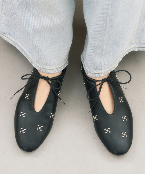 LE TALON(ルタロン)の「ディープカットスタッズフラットシューズ(バレエシューズ・レディース・ブラック系その他/ベージュ・23cm/23.5cm/24cm/24.5cm/22cm/22.5cm/25cm)」の20枚目の写真