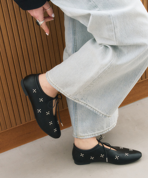 LE TALON(ルタロン)の「ディープカットスタッズフラットシューズ(バレエシューズ・レディース・ブラック系その他/ベージュ・23cm/23.5cm/24cm/24.5cm/22cm/22.5cm/25cm)」の19枚目の写真