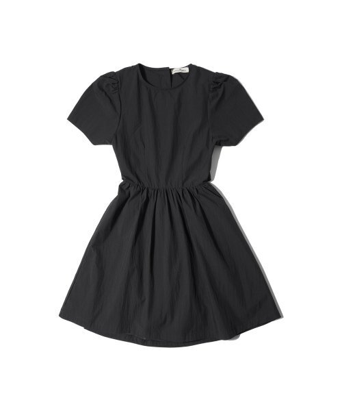 VANONE ATELIER（バノンアトリエ）の「A3455 カットアウトシャーリングワンピース_ブラック（ワンピース・レディース・ブラック・S/M）」の2枚目の写真