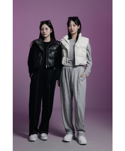 APOSTROPHE COMMA(アポストロフィコンマ)の「レザー クロップパディングベスト (ブラック)(ダウンベスト・レディース・その他・LARGE/MEDIUM/SMALL)」の5枚目の写真