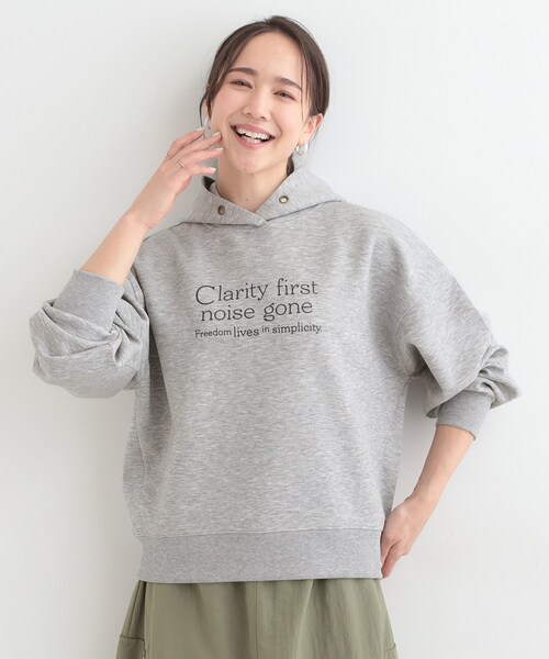 SHOO・LA・RUE(シューラルー)の「【S-LL/なめらかタッチ】選べる3柄 ロゴ入りプルパーカ(パーカー・レディース・サックスブルー系2/チャコールグレー/グレー系・01/02/04/03)」の4枚目の写真