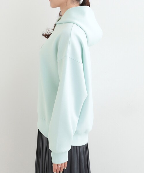 SHOO・LA・RUE(シューラルー)の「【S-LL/なめらかタッチ】選べる3柄 ロゴ入りプルパーカ(パーカー・レディース・サックスブルー系2/チャコールグレー/グレー系・01/02/04/03)」の17枚目の写真