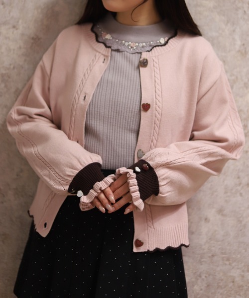axes femme（アクシーズファム）の「ハート釦バイカラーニット