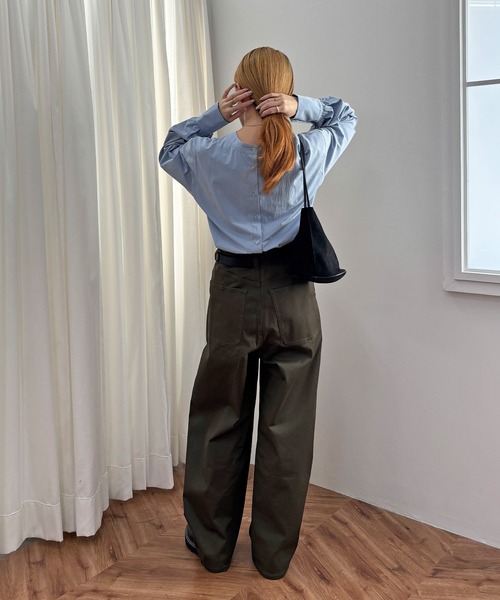 ISOOK(アイスー)の「【ISOOK / アイスー】2wayボウタイブラウス / リボンタイ シャツ スタンドカラー 2通り 前後2way マルチウェイ 長袖 白シャツ 青シャツ ホワイト ブルー(シャツ/ブラウス・レディース・ホワイト/ブルー・FREE)」の4枚目の写真