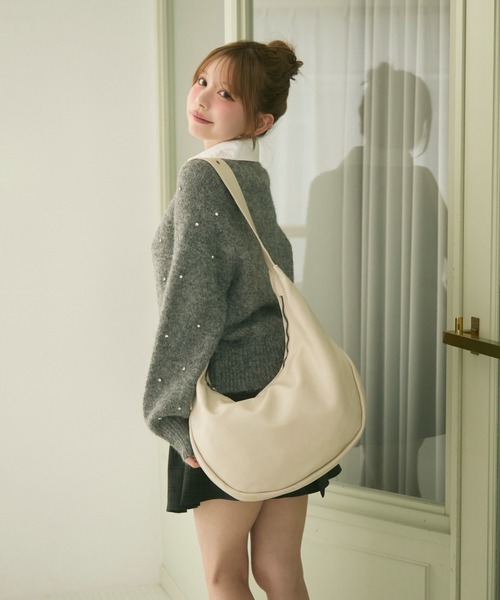 TITTY&CO.（ティティーアンドコー）の「シャツドッキングビジュー付きニット（ニット/セーター・レディース・アイボリー/グレー/ネイビー・FREE）」の20枚目の写真