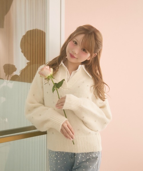 TITTY&CO.（ティティーアンドコー）の「シャツドッキングビジュー付きニット（ニット/セーター・レディース・アイボリー/グレー/ネイビー・FREE）」の8枚目の写真