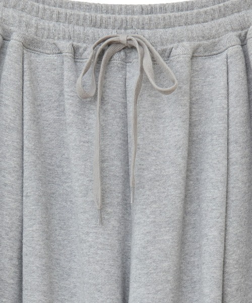 CLANE(クラネ)の「CLANE/クラネ/LOGO SWEAT TUCK WIDE PANTS(スウェットパンツ・レディース・ブラック/グレー/ホワイト・1)」の17枚目の写真