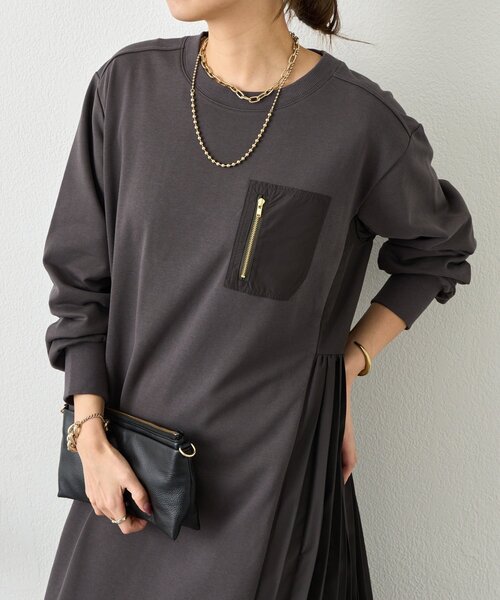 Jena espace merveilleux（ジェナ　エスパスメルヴェイユ）の「サイドプリーツ裏毛ワンピース（ワンピース・レディース・チャコールグレー/ベージュ・FREE）」の2枚目の写真