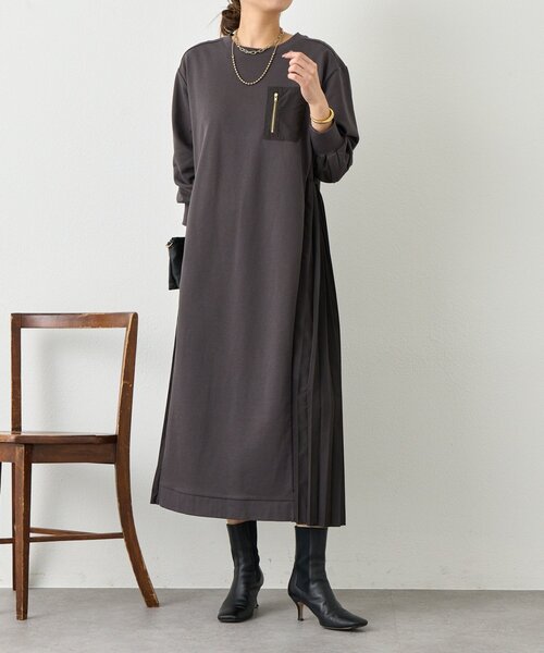 Jena espace merveilleux（ジェナ　エスパスメルヴェイユ）の「サイドプリーツ裏毛ワンピース（ワンピース・レディース・チャコールグレー/ベージュ・FREE）」の3枚目の写真