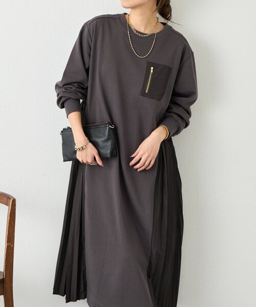 Jena espace merveilleux（ジェナ　エスパスメルヴェイユ）の「サイドプリーツ裏毛ワンピース（ワンピース・レディース・チャコールグレー/ベージュ・FREE）」の5枚目の写真