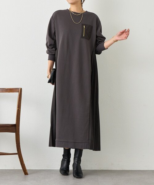 Jena espace merveilleux（ジェナ　エスパスメルヴェイユ）の「サイドプリーツ裏毛ワンピース（ワンピース・レディース・チャコールグレー/ベージュ・FREE）」の9枚目の写真