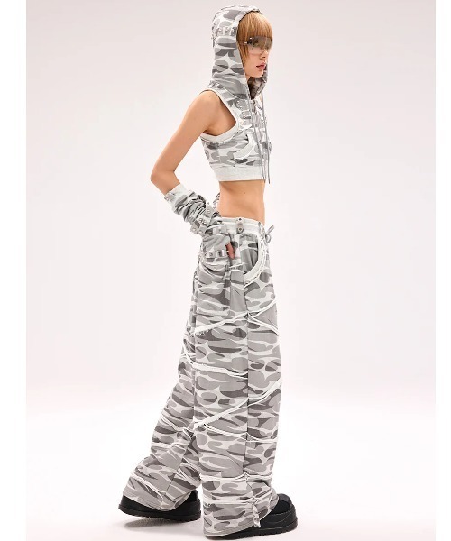 L.H.P(エルエイチピー)の「CFIERCE/フィアス/TOTEM CAMO SWEAT PANTS(スウェットパンツ・レディース・グレー・S/M)」の2枚目の写真