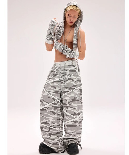 L.H.P(エルエイチピー)の「CFIERCE/フィアス/TOTEM CAMO SWEAT PANTS(スウェットパンツ・レディース・グレー・S/M)」の3枚目の写真