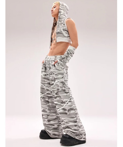 L.H.P(エルエイチピー)の「CFIERCE/フィアス/TOTEM CAMO SWEAT PANTS(スウェットパンツ・レディース・グレー・S/M)」の4枚目の写真