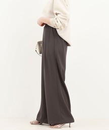 タックワイドパンツ