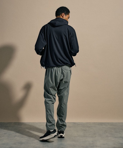 NUMERALS（ヌメラルズ）の「[NUMERALS]MOLDED JERSEY HOODIE（パーカー・メンズ・ネイビー/ブラック・MEDIUM/LARGE）」の13枚目の写真