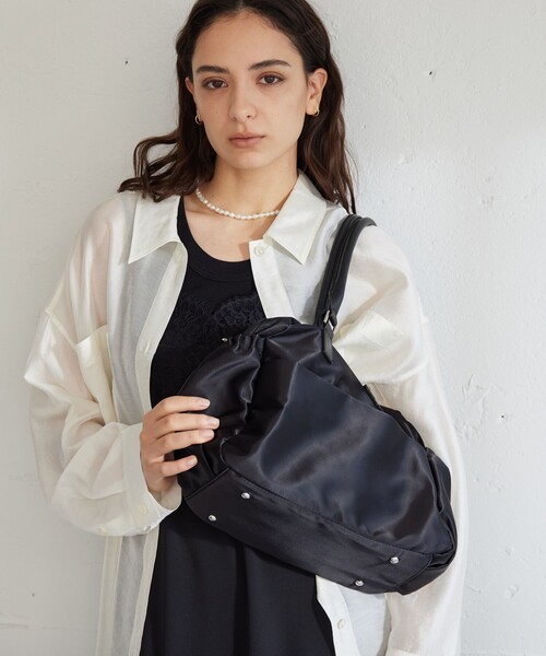 green label relaxing（グリーンレーベルリラクシング）の「【WEB限定】2WAY Wジップ ボストン バッグ はっ水（ボストンバッグ・レディース・オリーブ/ブラック/ネイビー・FREE）」の5枚目の写真