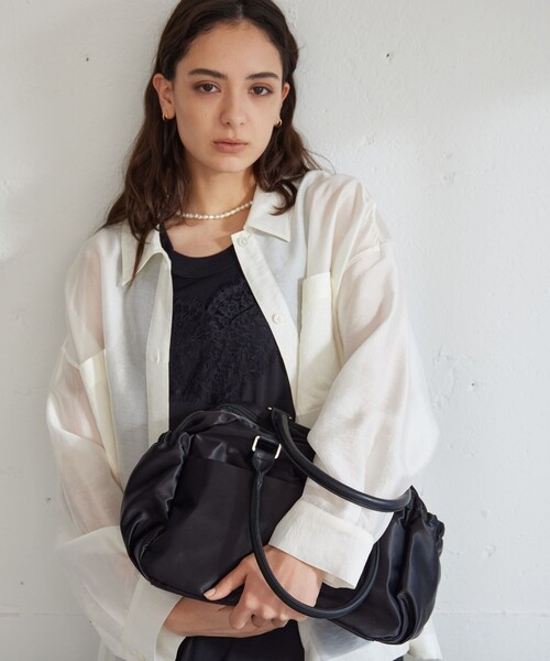 green label relaxing（グリーンレーベルリラクシング）の「【WEB限定】2WAY Wジップ ボストン バッグ はっ水（ボストンバッグ・レディース・オリーブ/ブラック/ネイビー・FREE）」の6枚目の写真