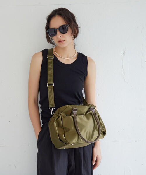 green label relaxing（グリーンレーベルリラクシング）の「【WEB限定】2WAY Wジップ ボストン バッグ はっ水（ボストンバッグ・レディース・オリーブ/ブラック/ネイビー・FREE）」の11枚目の写真