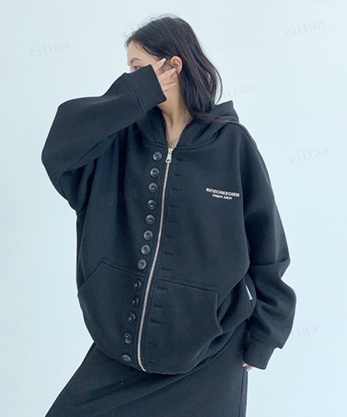 Dalfwin(ダールフィン)の「韓国ファッション RICECAKEメニーボタン2WAYジップアップパーカーフーディー(パーカー・レディース・グレー/ブラック・FREE)」の6枚目の写真
